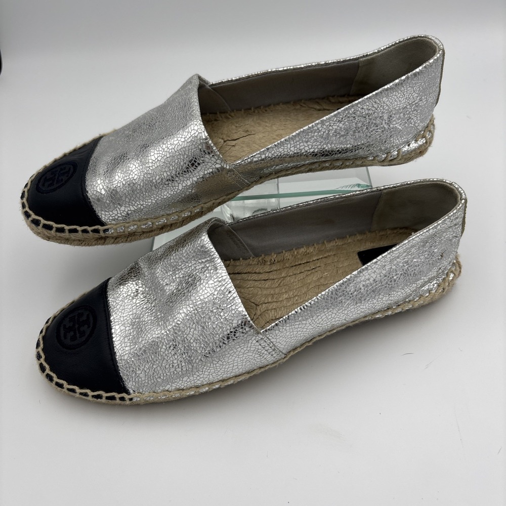 Tory Burch Loafer Two Toned Crackled Silver Metallic With Black Closed Toe EUC